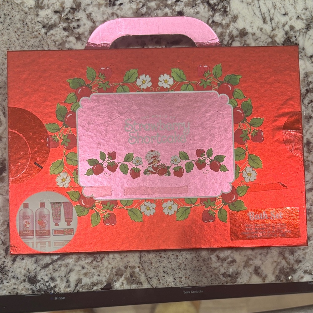 Strawberry Shortcake Party Set - Red and Pink